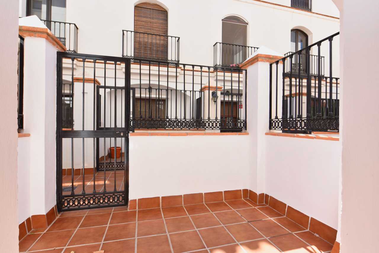 Condominium in Velez de Benaudalla, Andalusia 12080184