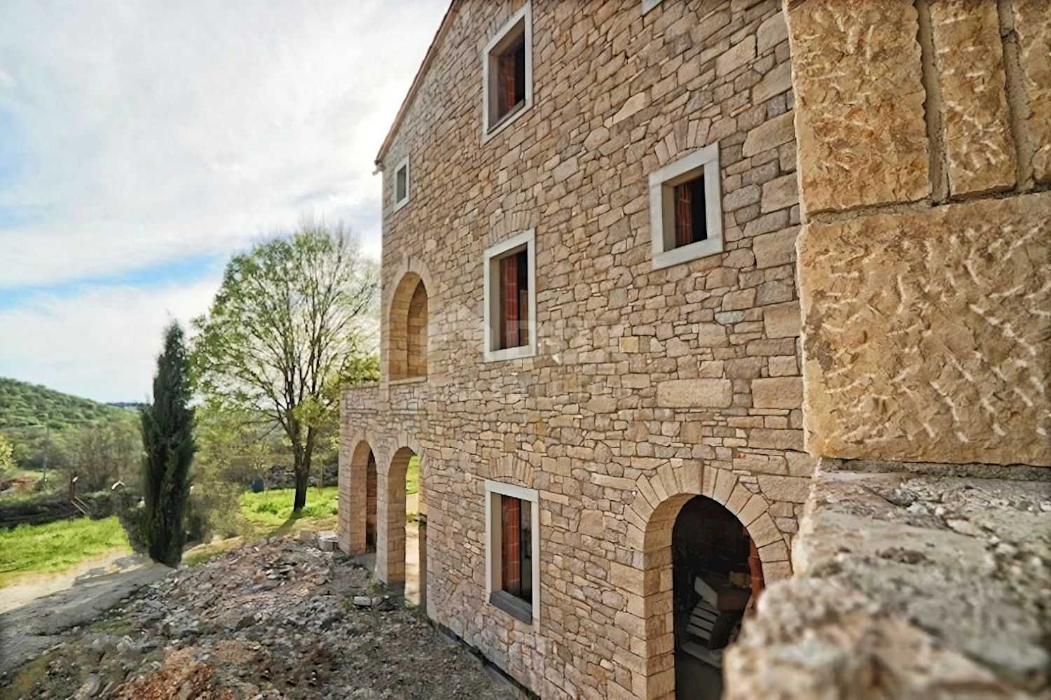 rumah dalam Rovinj, Istria County 12081194