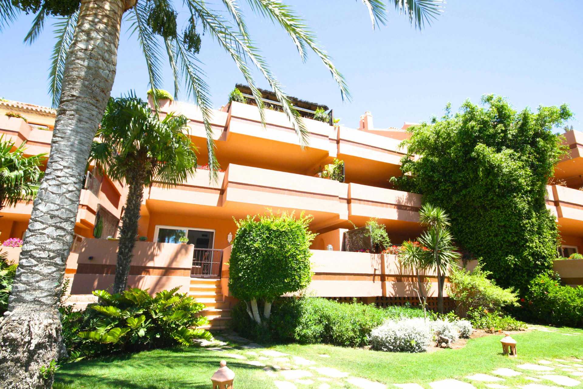Osakehuoneisto sisään Marbella, Andalucía 12081240
