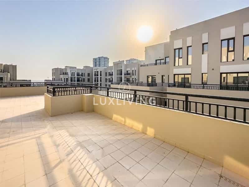 Condominium in Dubai, Dubai 12081622