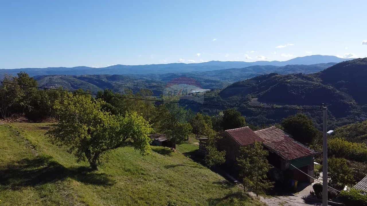 Tanah dalam Motovun, Istarska Zupanija 12081641