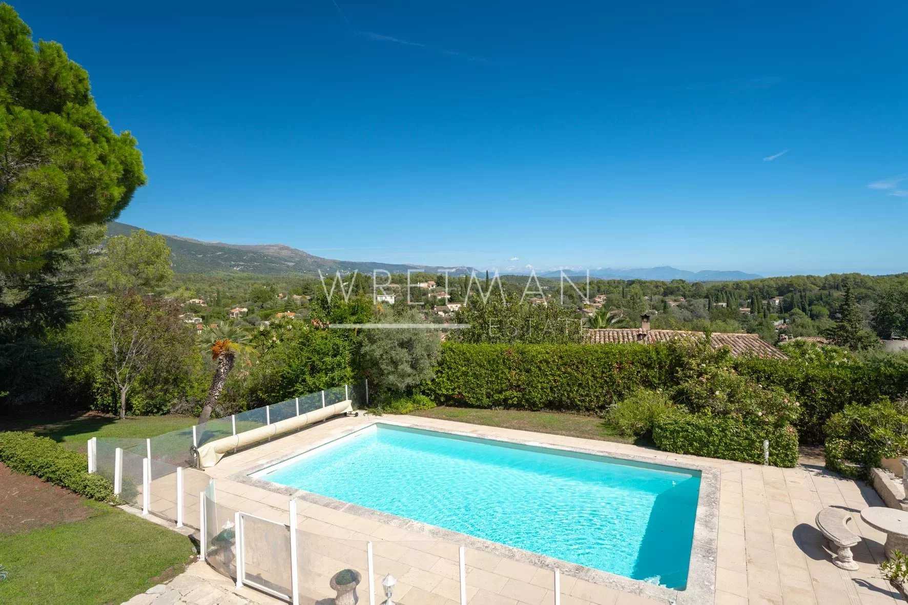 Haus im Mazan, Provence-Alpes-Cote d'Azur 12082134