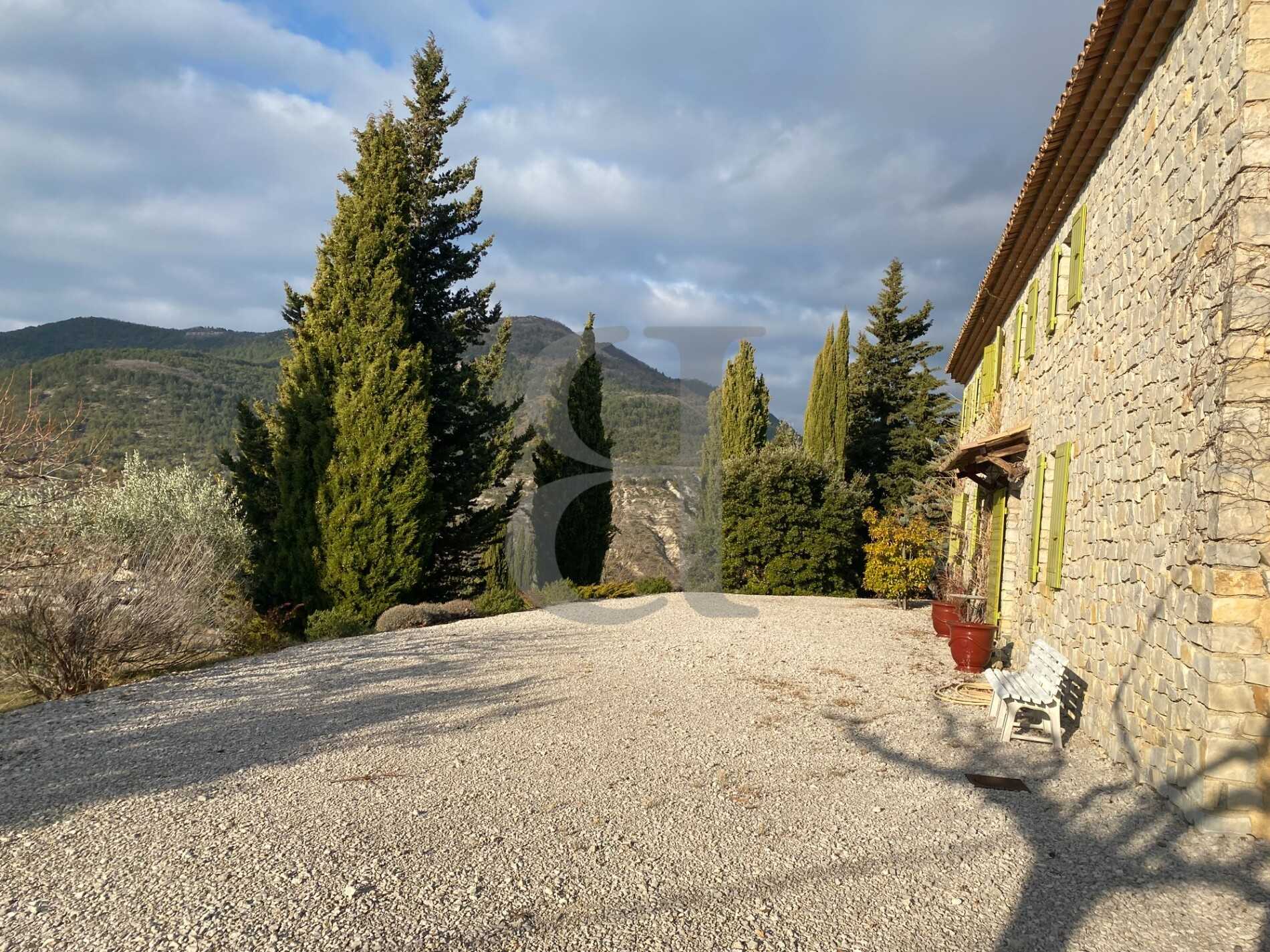 Будинок в Nyons, Auvergne-Rhône-Alpes 12082166