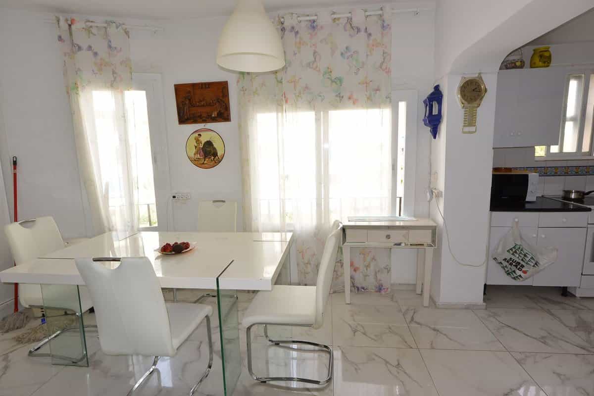 Condominium in , Andalusia 12082527
