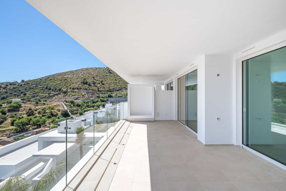 Condominium in Marbella, Andalusia 12082654