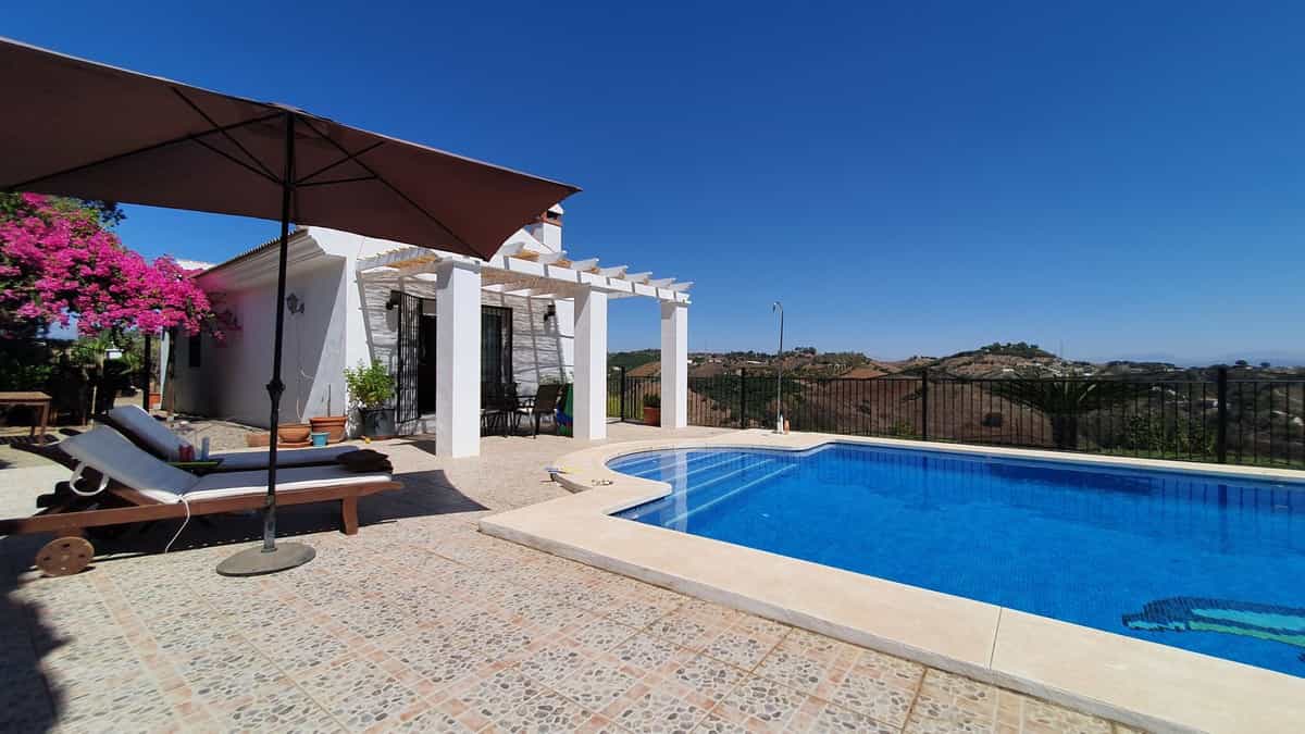 House in Alhaurin el Grande, Andalusia 12082798