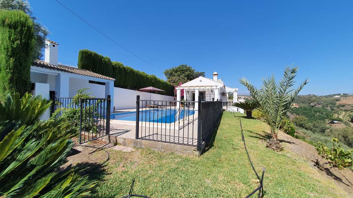 House in Alhaurin el Grande, Andalusia 12082990