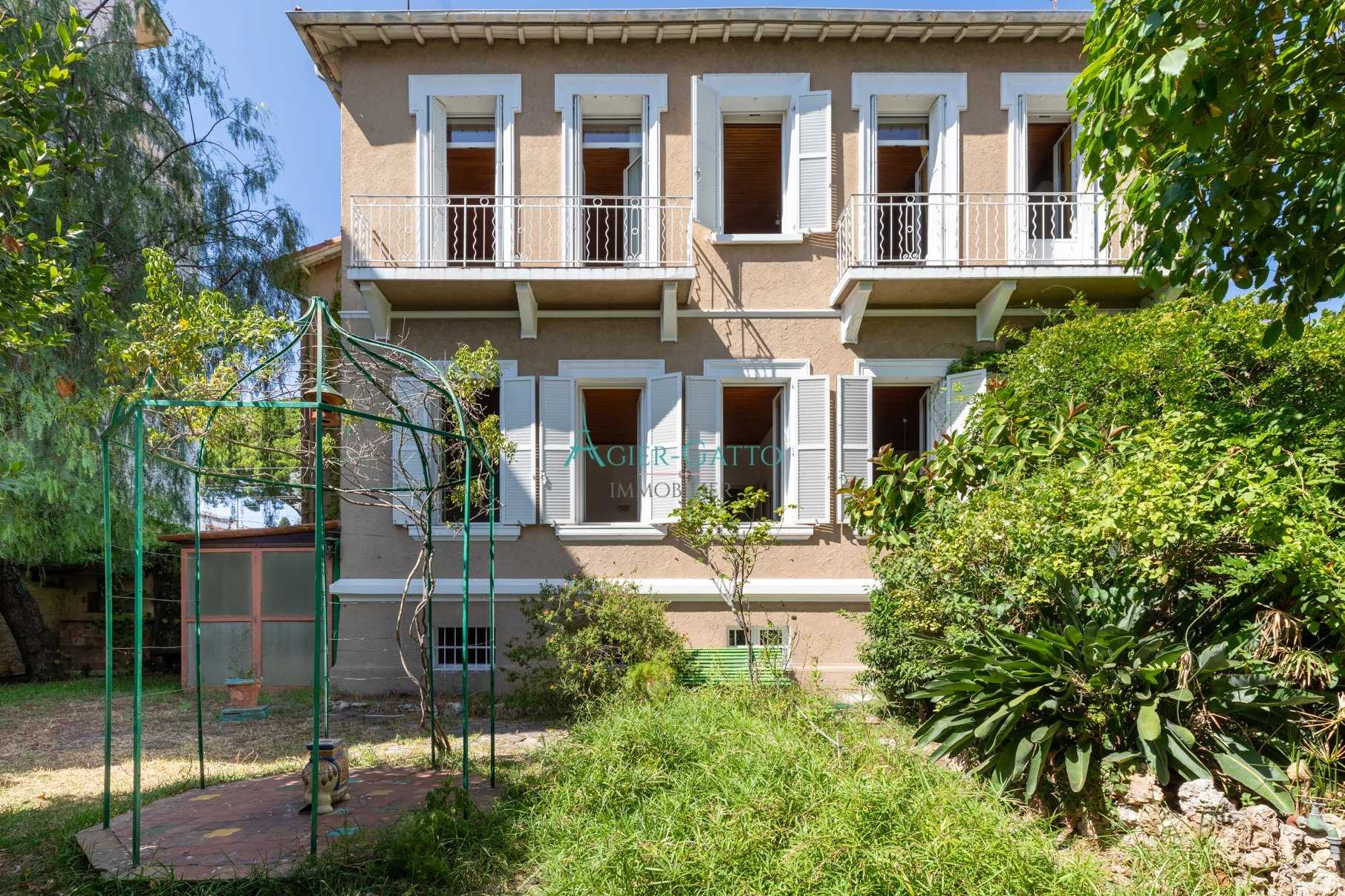 House in Cannes, Provence-Alpes-Cote d'Azur 12083796