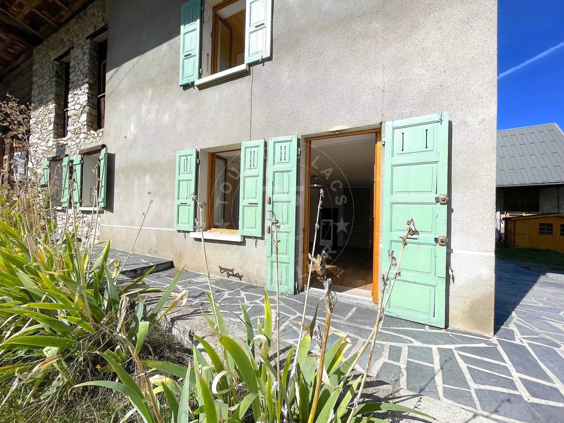 Casa nel Faverges, Haute-Savoie 12083841