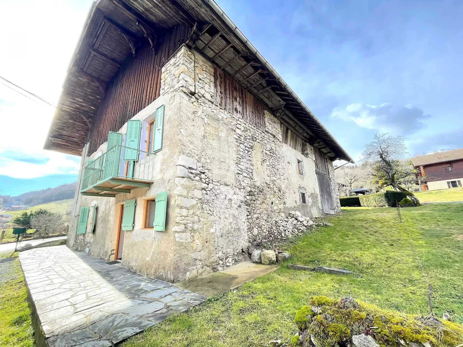 Rumah di Faverges, Auvergne-Rhone-Alpes 12083841