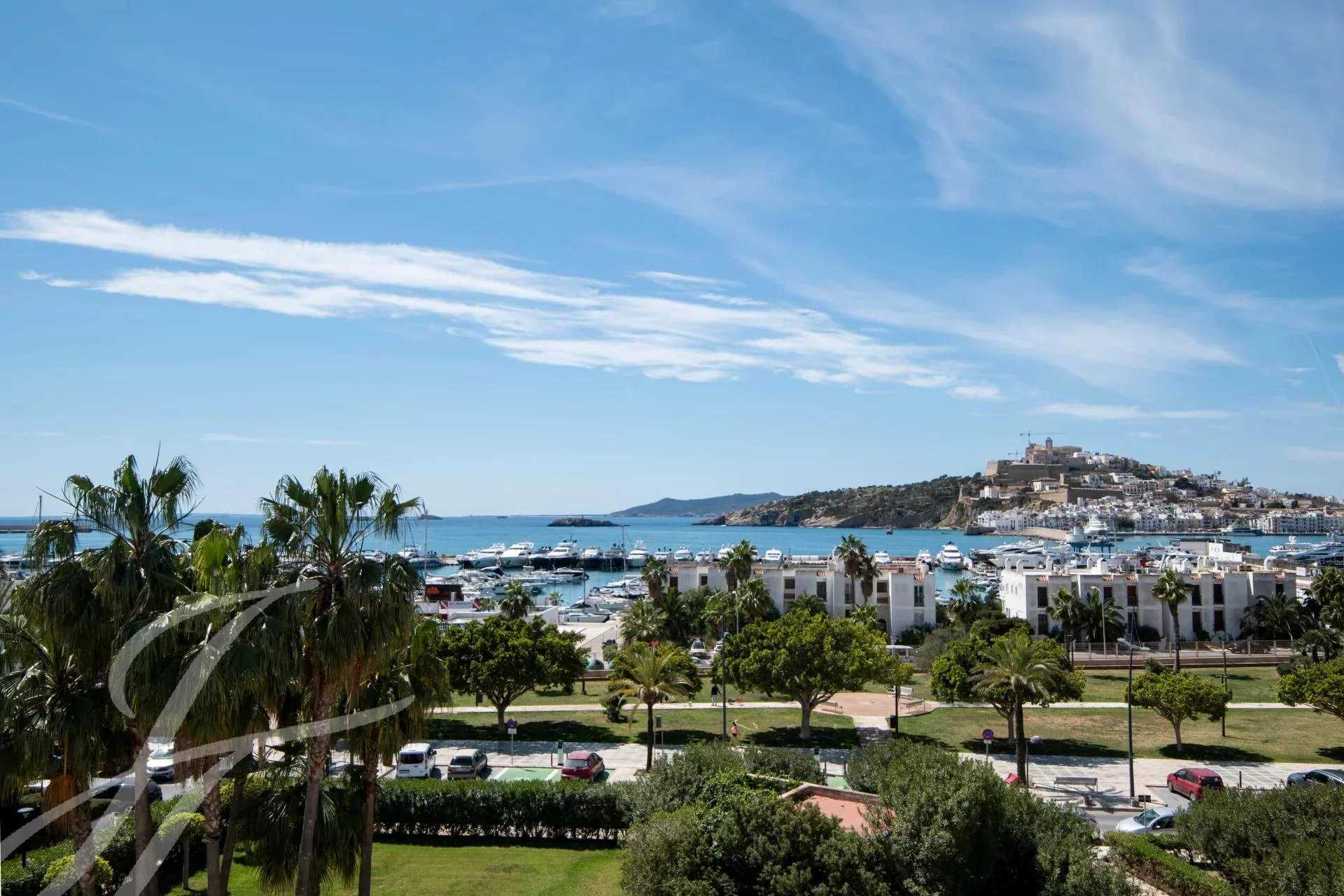 Condominium in Ibiza, Balearic Islands 12084211