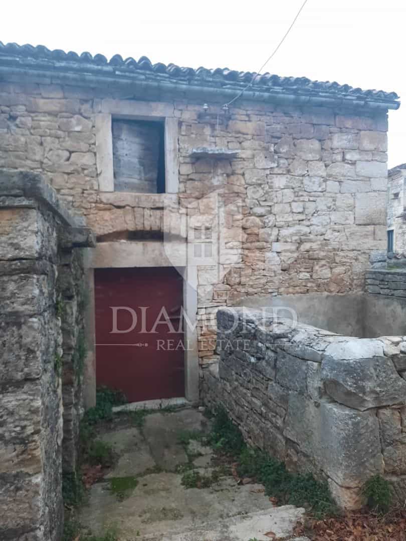 House in Svetvincenat, Istarska Zupanija 12084319