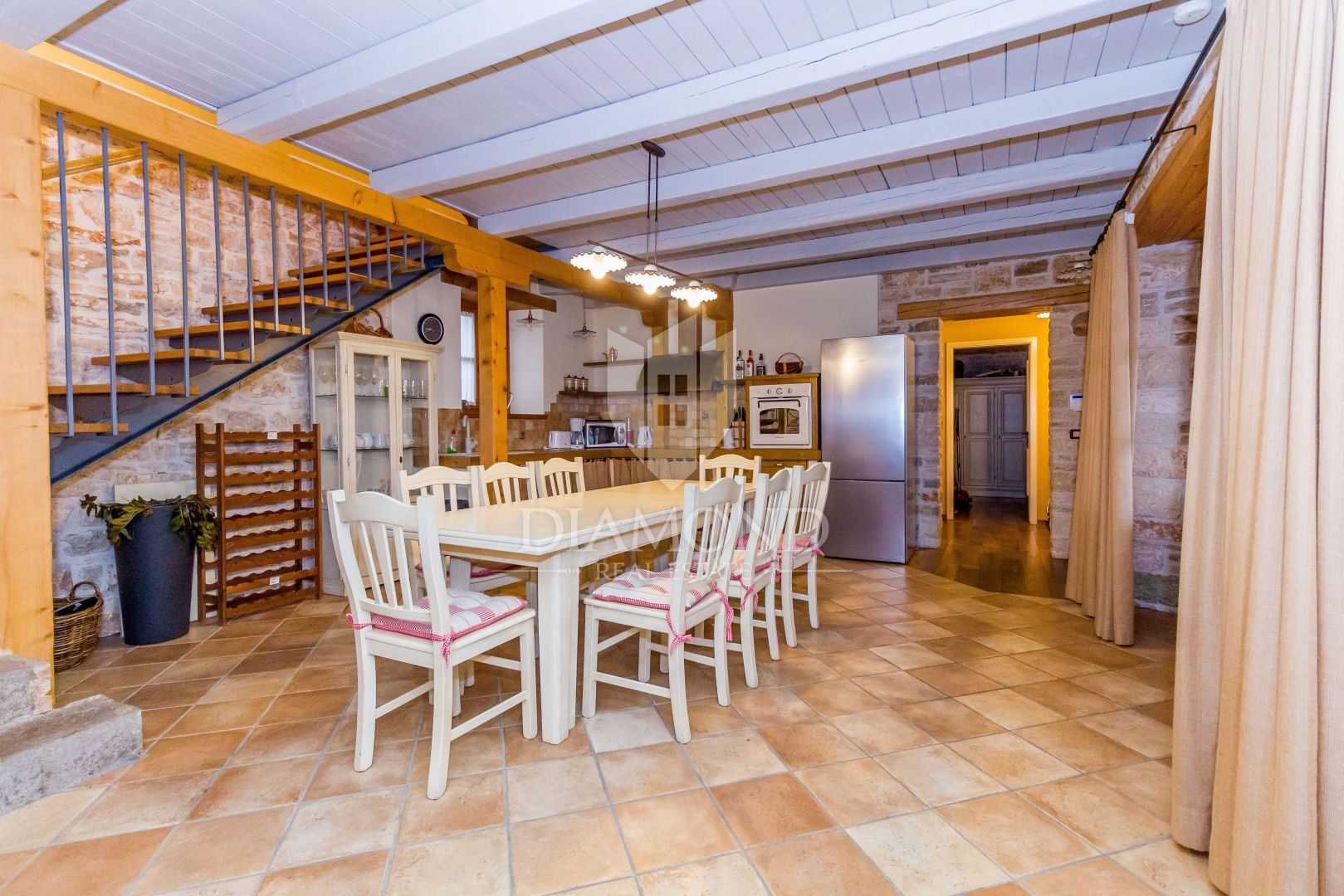 بيت في Poreč, Istria County 12084361