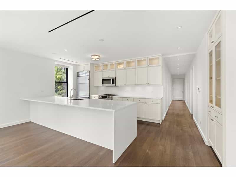 Condominium in Manhattan, New York 12084381
