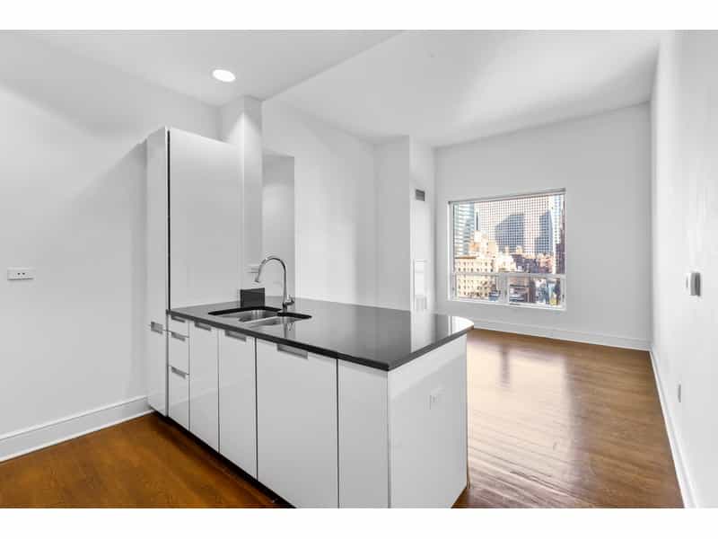 Condominium in New York, New York 12084383