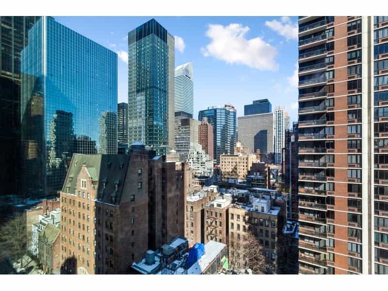 Condominium in New York, New York 12084383