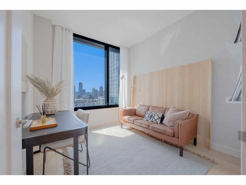Condominium in Manhattan, New York 12084384
