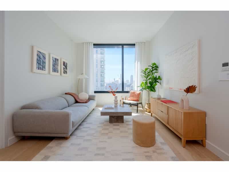 Condominium in Manhattan, New York 12084386