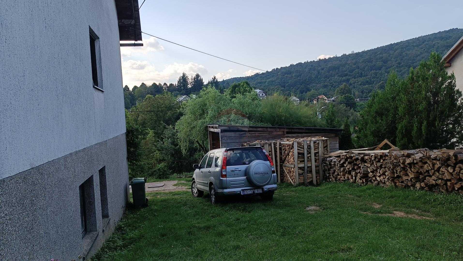 집 에 Ogulin, Karlovačka županija 12084547