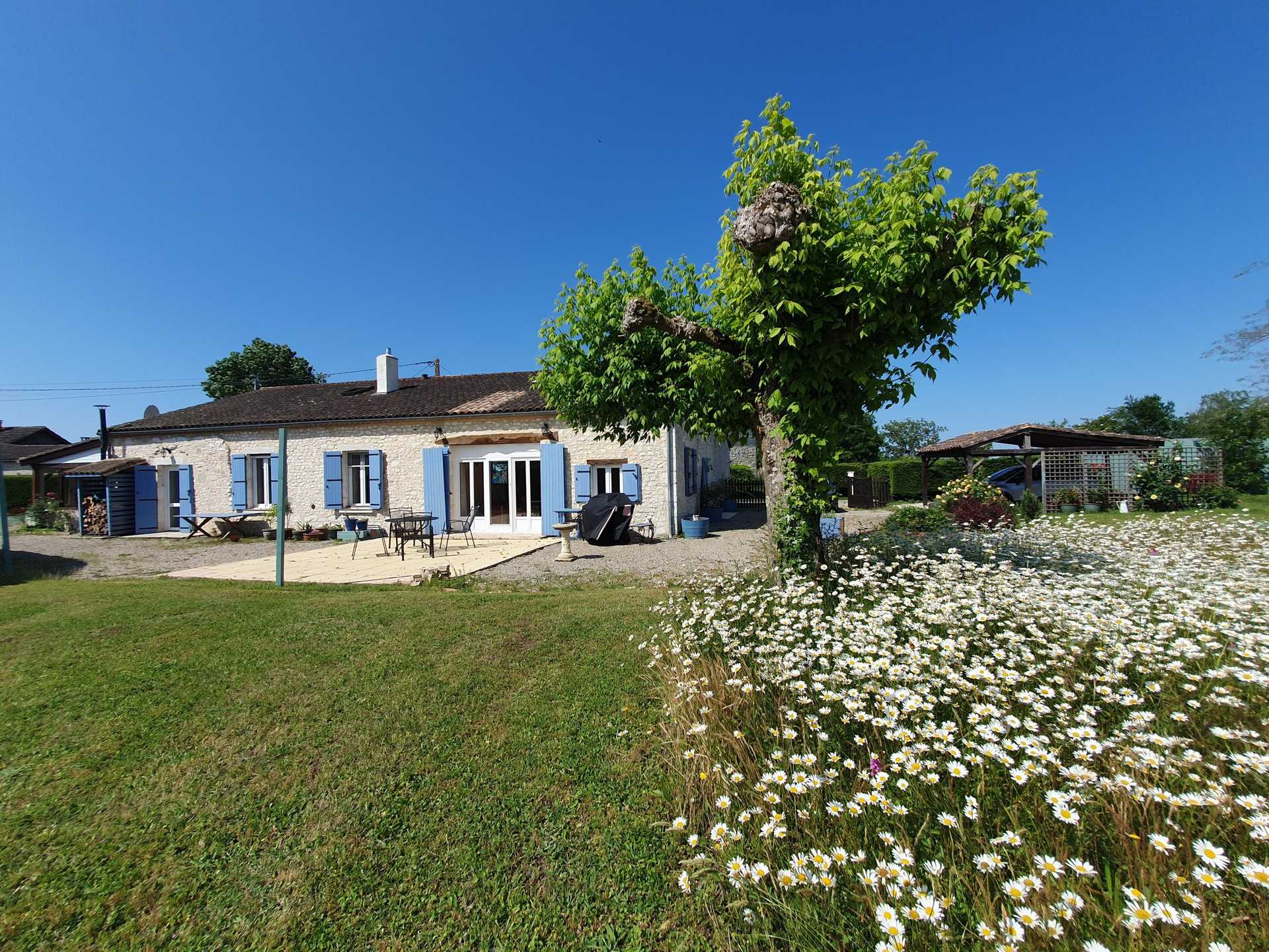 بيت في Auriac-sur-Dropt, نوفيل آكيتاين 12085051