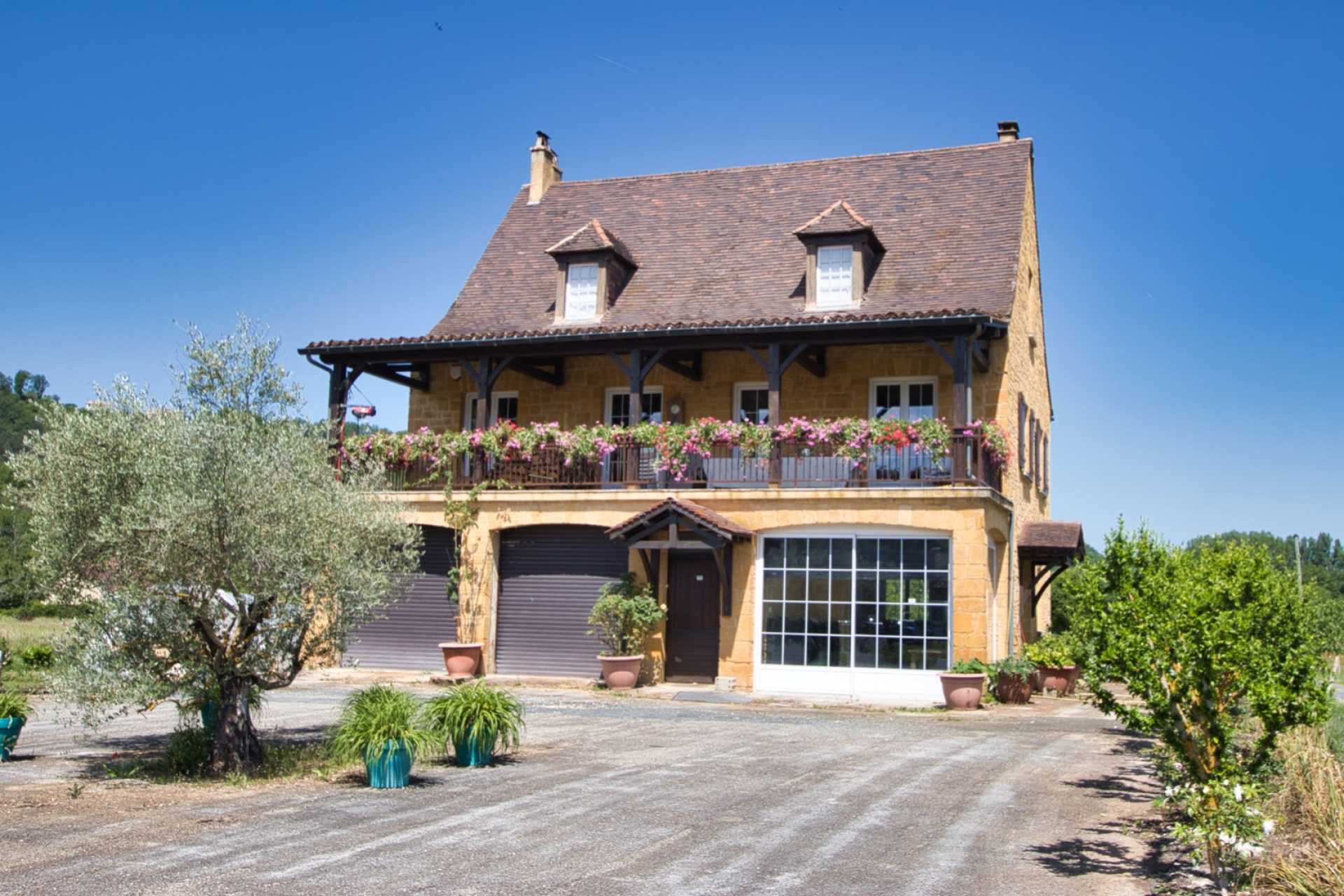 Rumah di Sarlat-la-Canéda, Nouvelle-Aquitaine 12085055