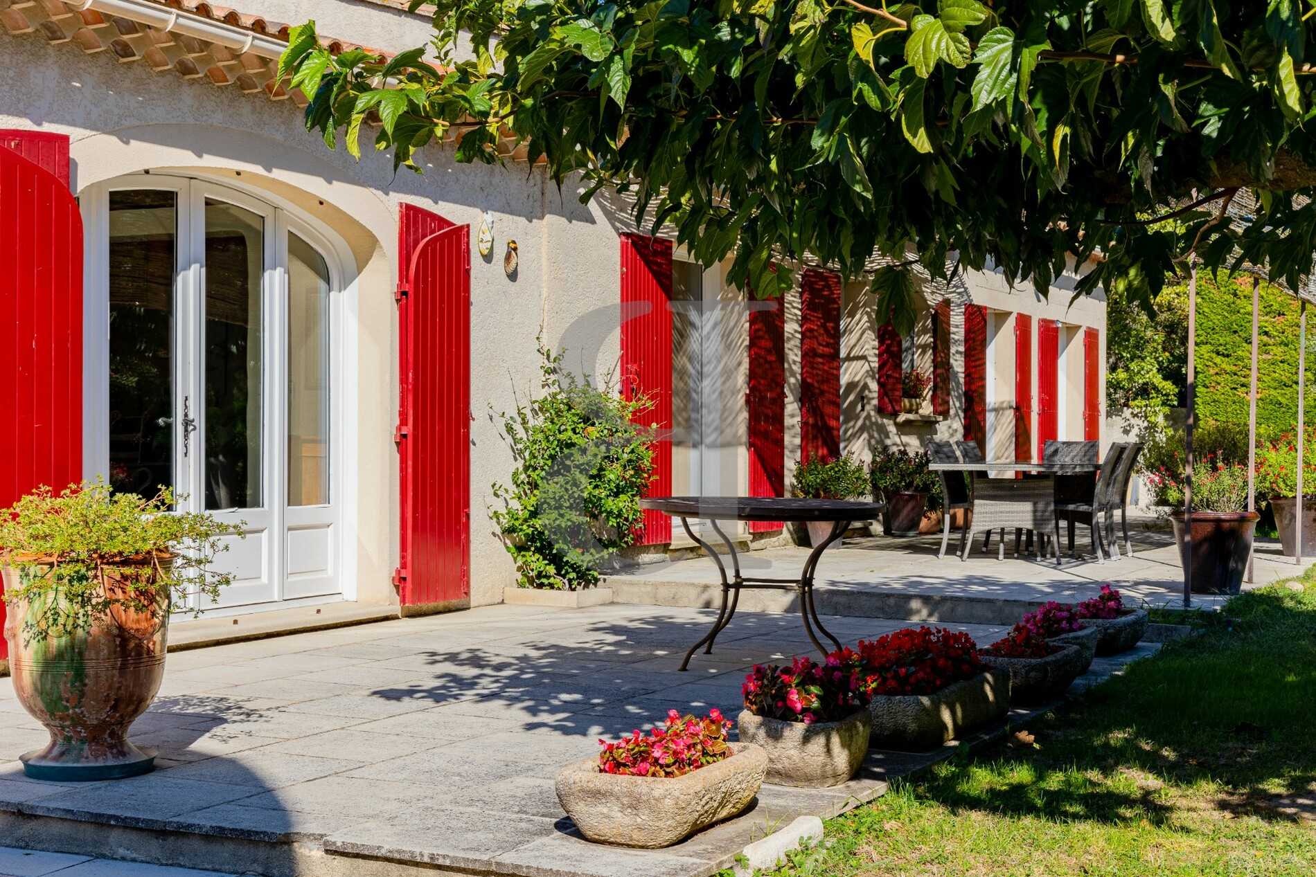 House in Vaison-la-Romaine, Provence-Alpes-Cote d'Azur 12085120
