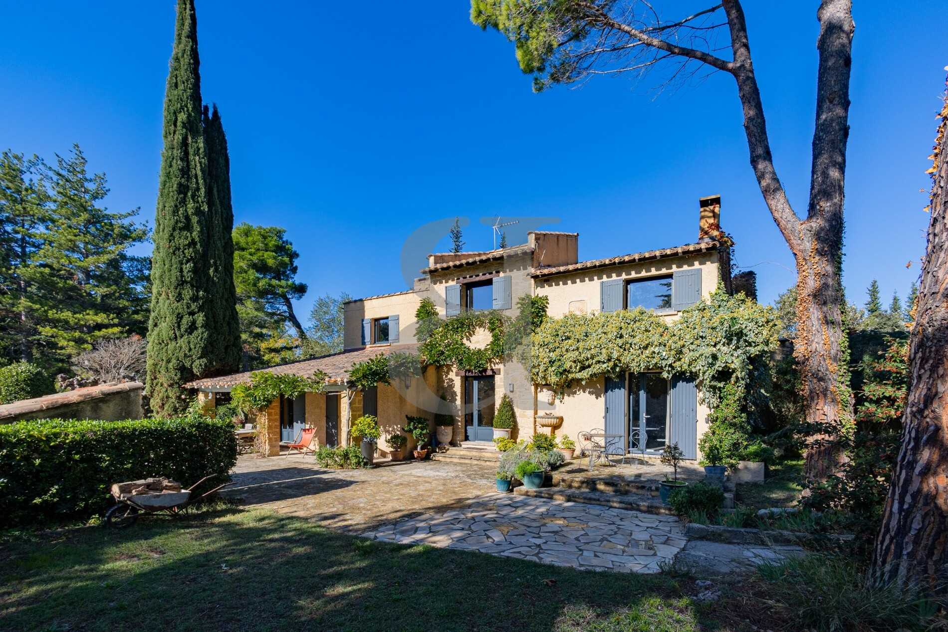 Casa nel Avignon, Provence-Alpes-Cote d'Azur 12085121