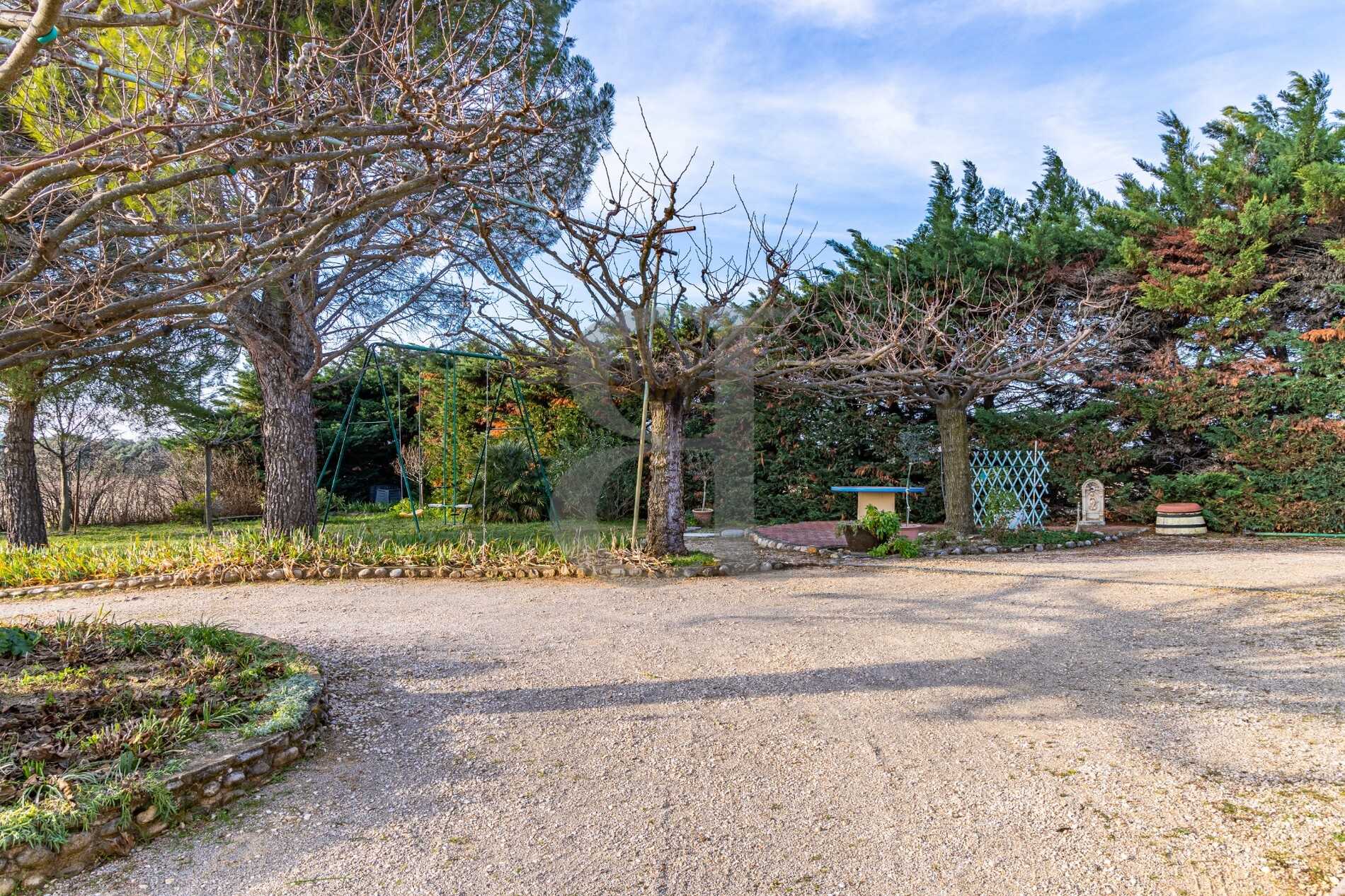 House in Visan, Provence-Alpes-Cote d'Azur 12085134