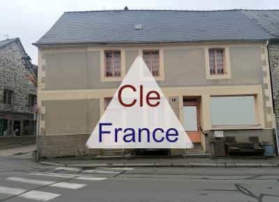House in Bazouges-la-Perouse, Bretagne 12085158