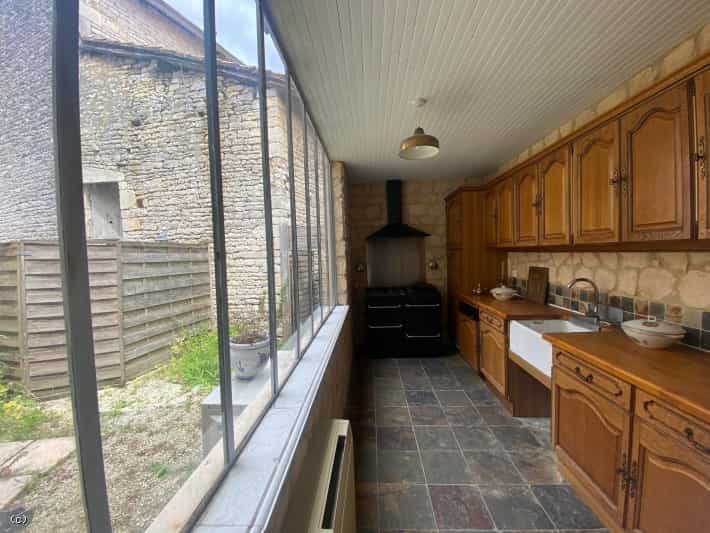 Haus im Verteuil-sur-Charente, Neu-Aquitanien 12085182