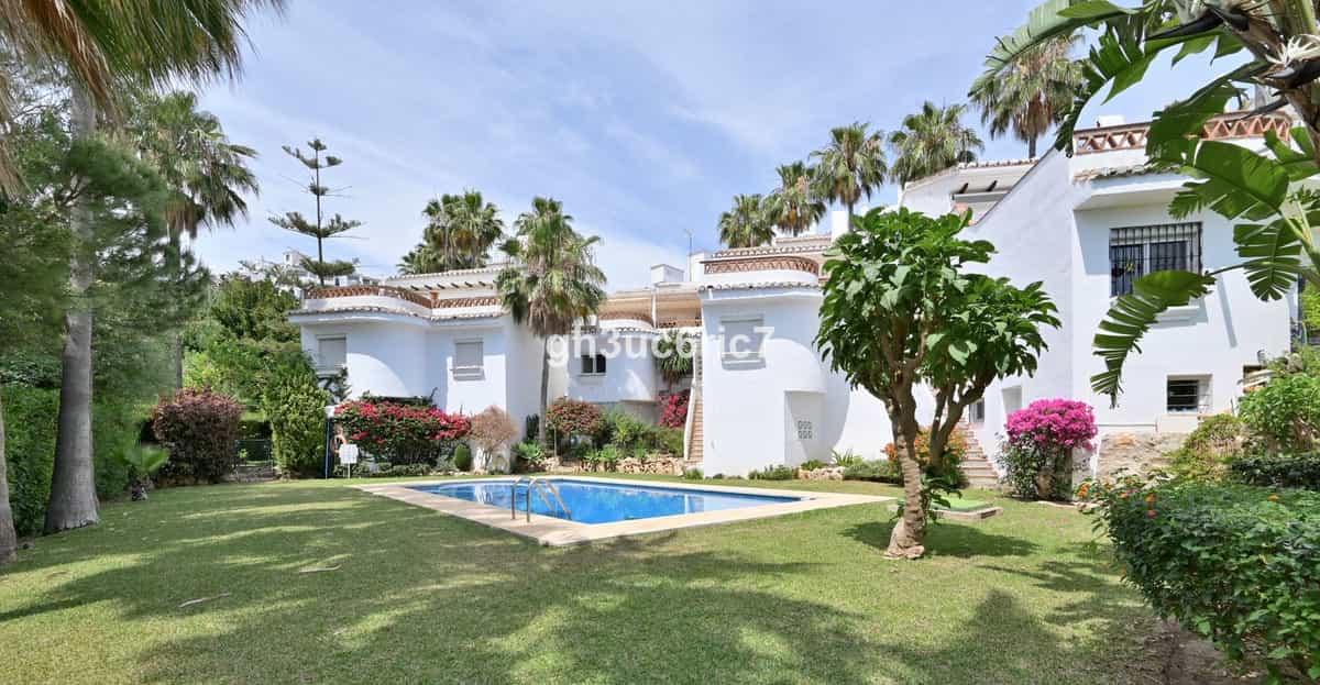 жилой дом в Calahonda, Andalucía 12085608