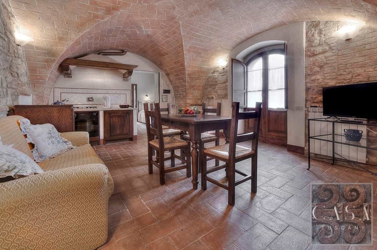 Condominium in Castelfalfi, Toscana 12086003