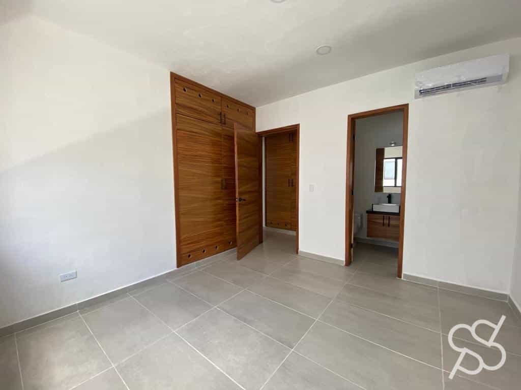 House in Cancun, Quintana Roo 12086021