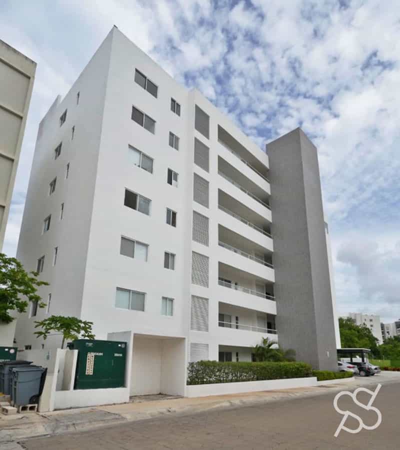 Condominium in Cancun, Quintana Roo 12086091