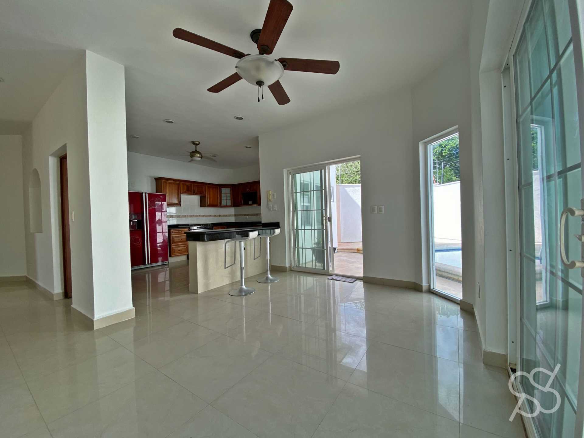 House in Cancun, Quintana Roo 12086123