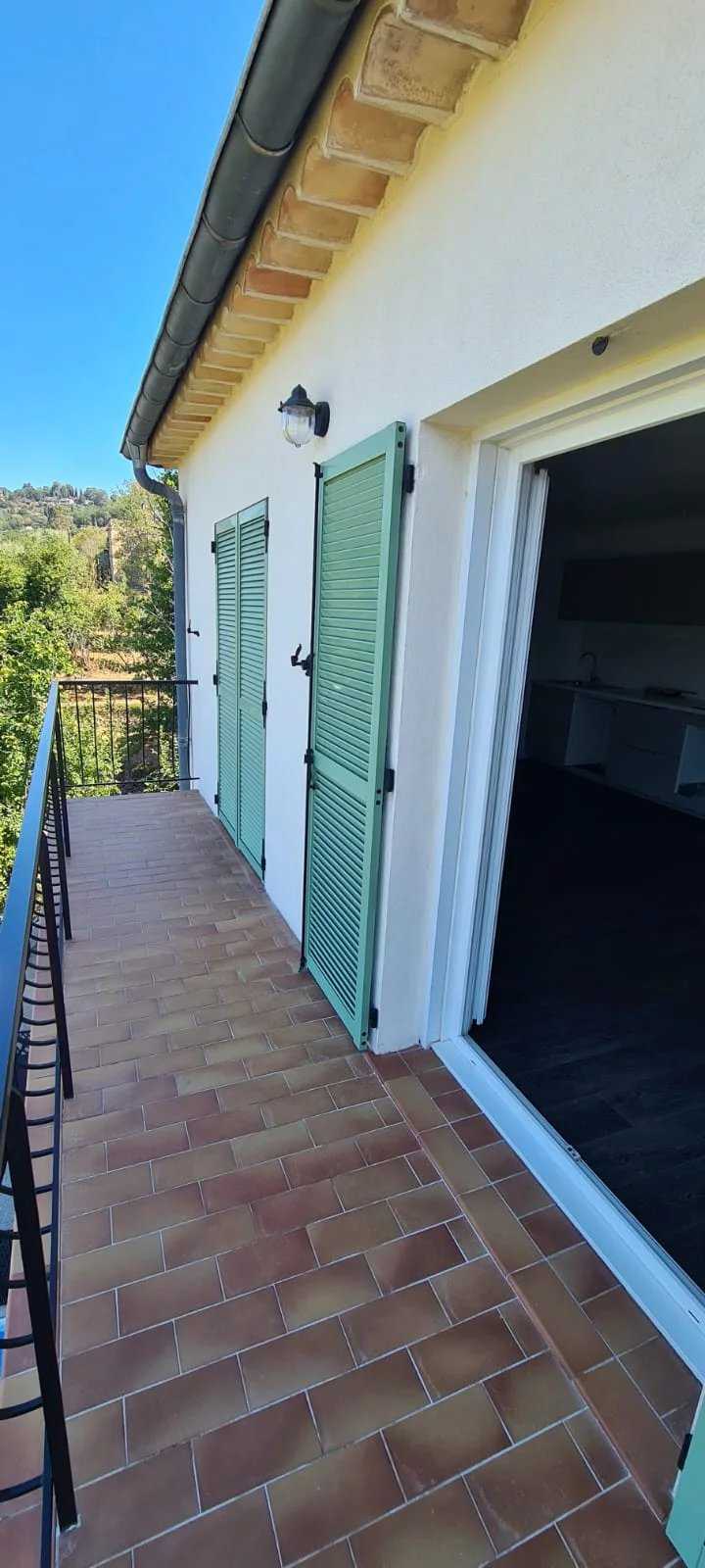 公寓 在 Contes, Provence-Alpes-Cote d'Azur 12086371