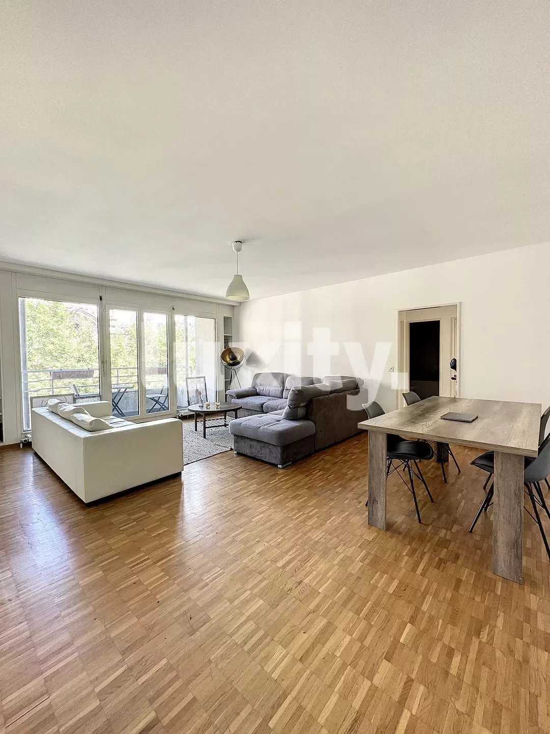 Condominium in Chatelaine, Geneve 12086378