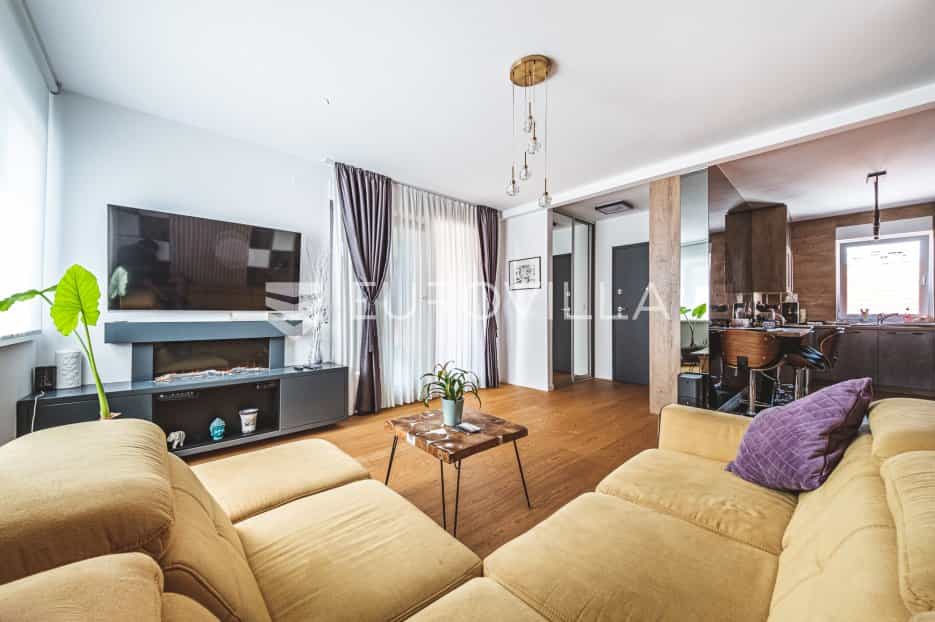 公寓 在 Spansko, Zagreb, Grad 12086486