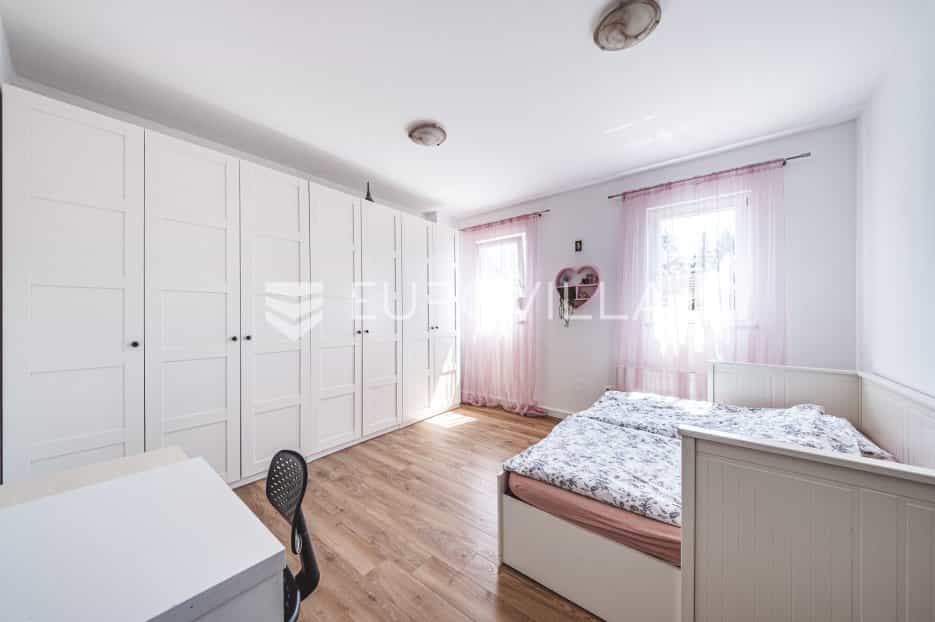公寓 在 索普尼卡·謝斯維茨卡, 薩格勒布，畢業 12086497