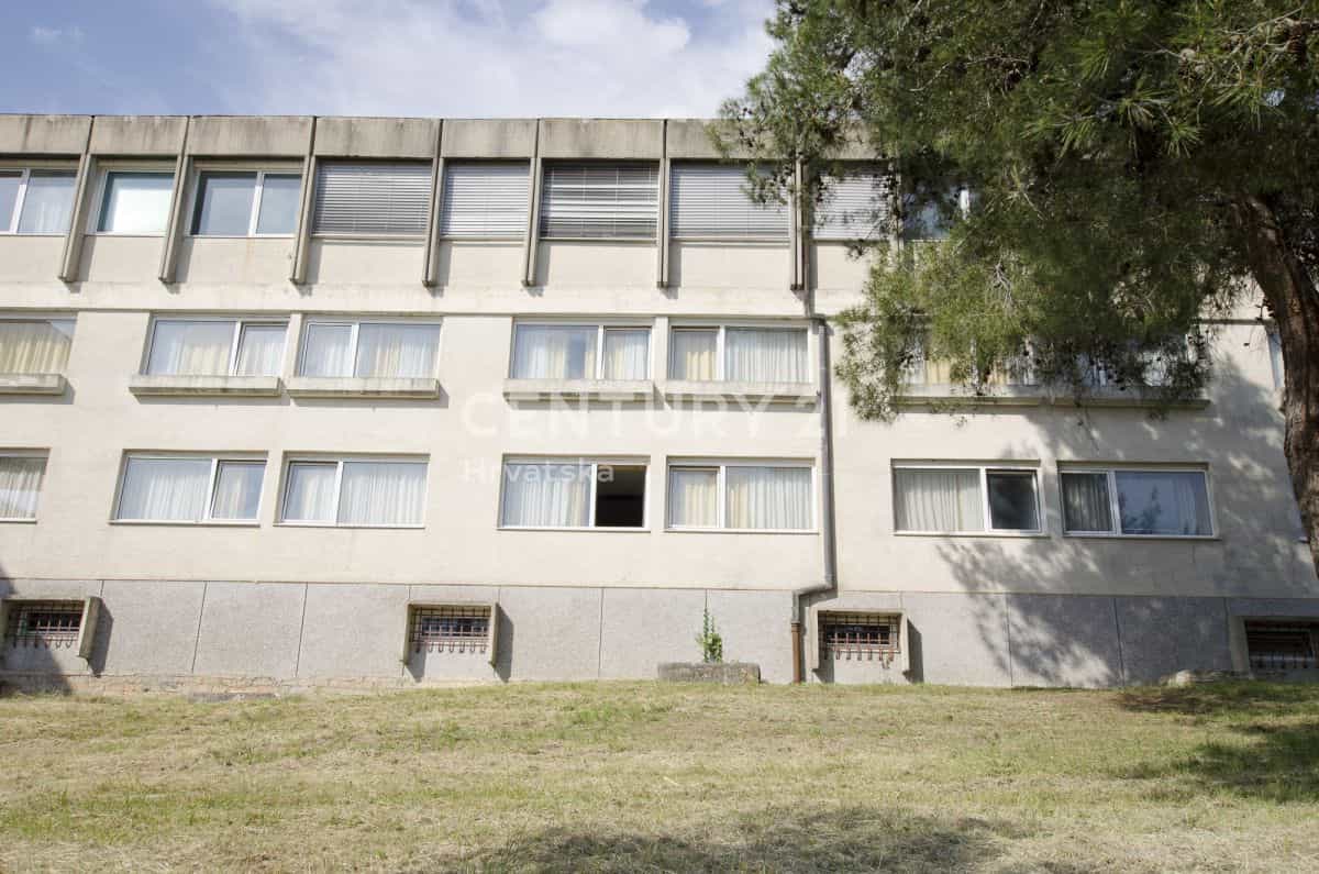 Bureau dans Buje, Istarska Zupanija 12086517