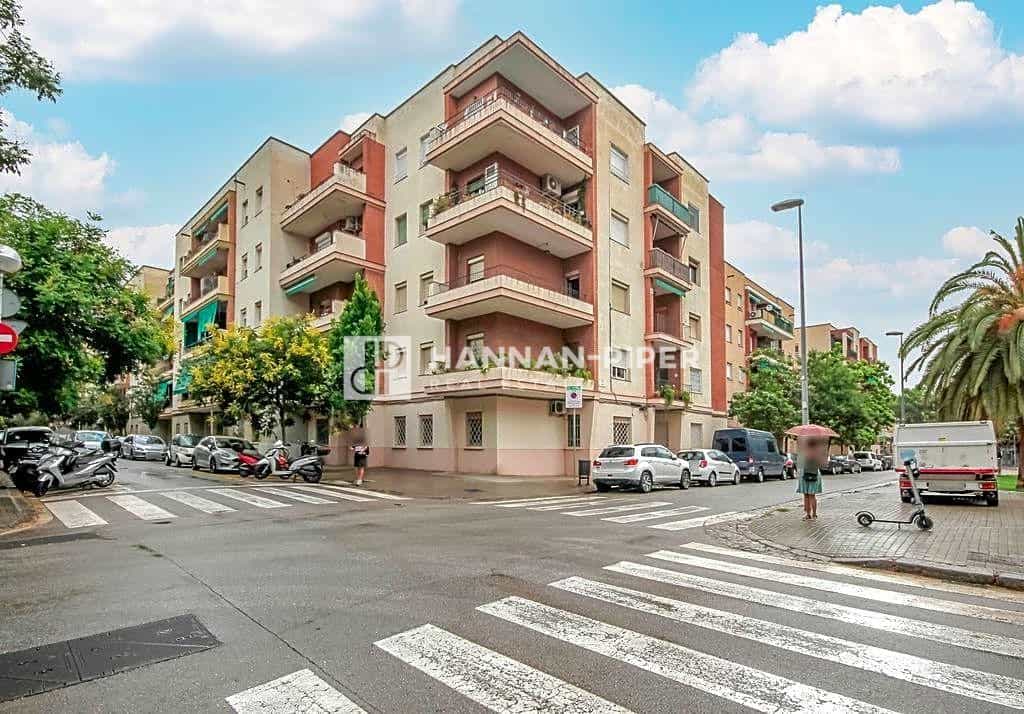 Condominium in Barcelona, Catalonië 12086692