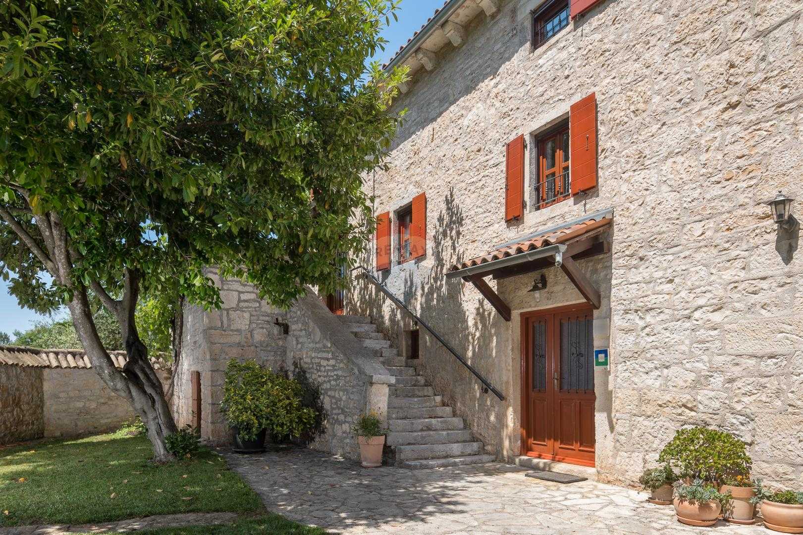 House in Tinjan, Istarska Zupanija 12087008
