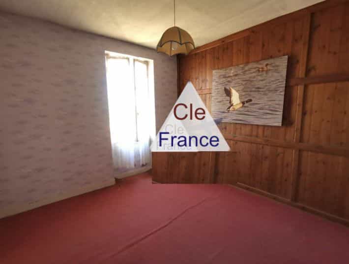 Rumah di Guillac, Nouvelle-Aquitaine 12087540