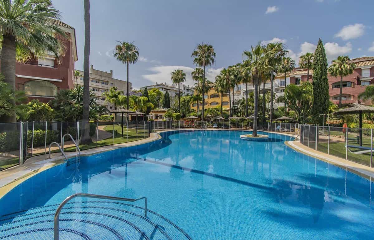 Condominium in Malaga, Andalusia 12087699