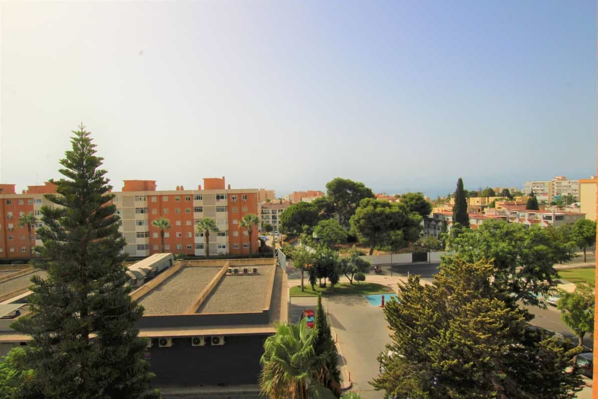 Condominium in Torremolinos, Andalusia 12087782