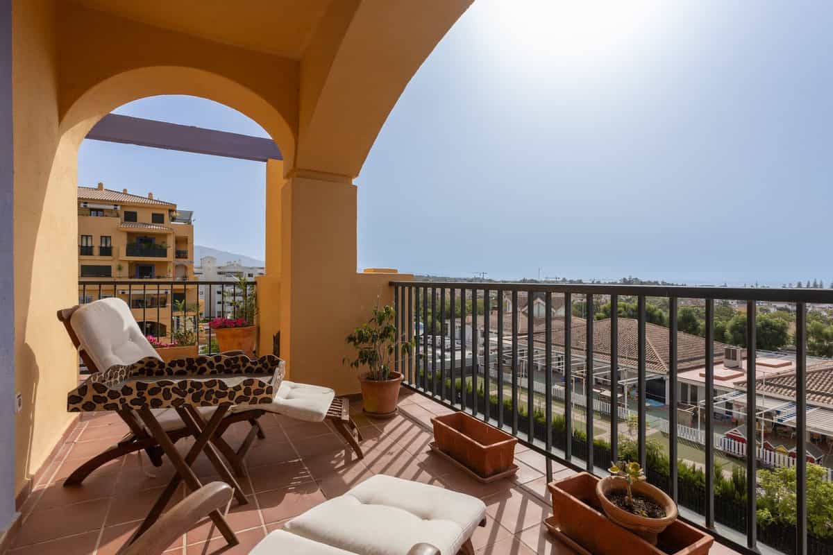 Eigentumswohnung im Marbella, Andalusien 12087996