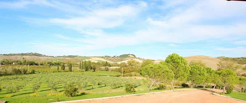 Ejerlejlighed i Terricciola, Tuscany 12088271