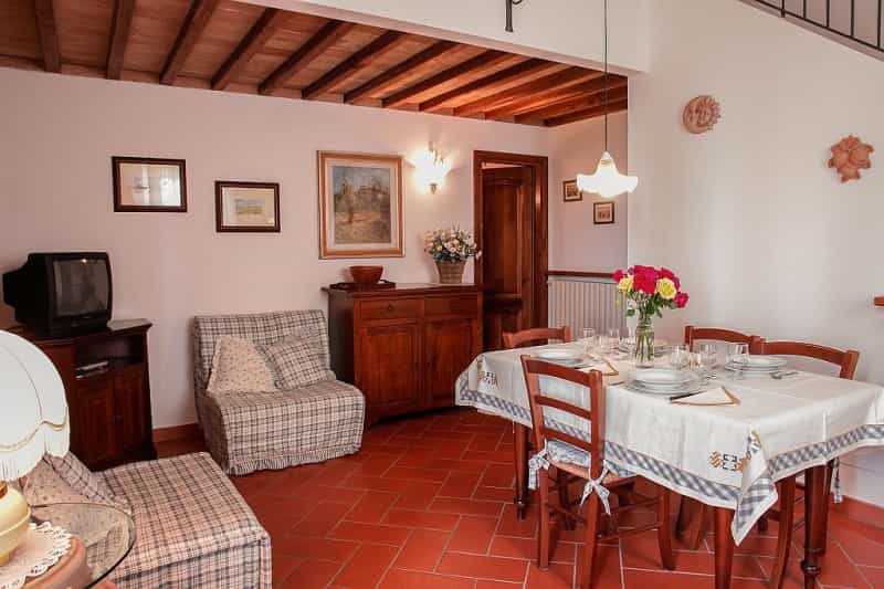 집 에 Montaione, Tuscany 12088287