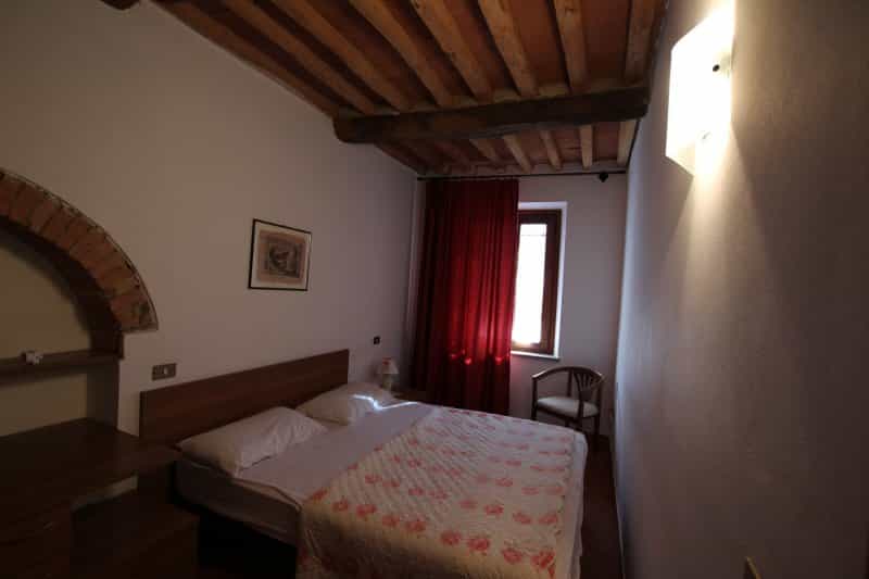 Eigentumswohnung im Lajatico, Tuscany 12088292