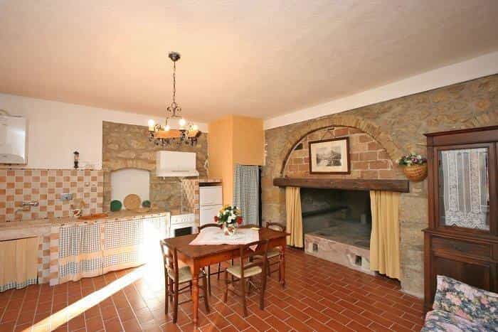 Hus i Volterra, Toscana 12088307